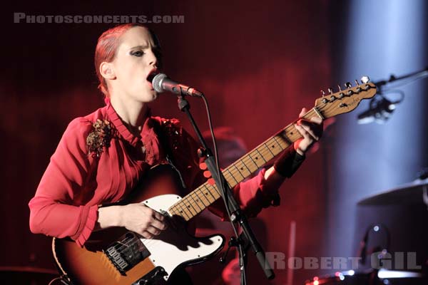 ANNA CALVI - 2011-11-07 - PARIS - Olympia - 